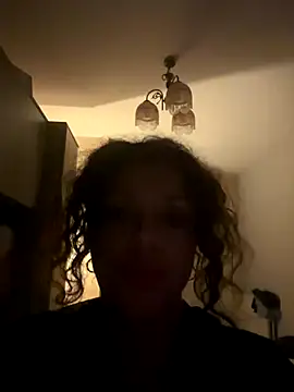 Snapshot of caramelandCurls chatting on 12, 11, 2025 caramelandCurls online show from 12, 11, 2025