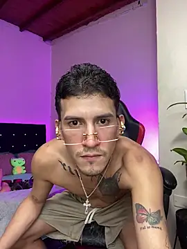 Snapshot of dilan_abraham12 chatting on 28, 5, 2026 dilan abraham12 online show from 28, 5, 2026