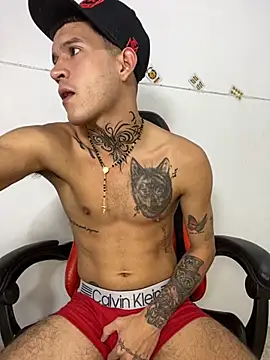 Snapshot of dilan_abraham12 chatting on 27, 10, 2025 dilan abraham12 online show from 27, 10, 2025