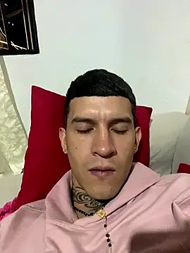 Snapshot of dilan_abraham12 chatting on 31, 10, 2025 dilan abraham12 online show from 31, 10, 2025