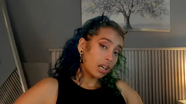 Cristal r4ven online show from 1, 10, 2025