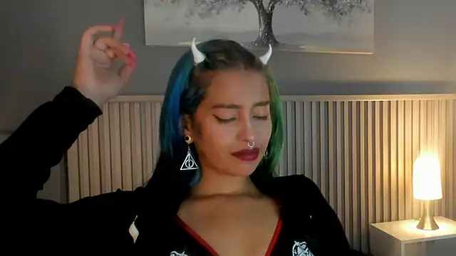 Cristal r4ven online show from 6, 10, 2025