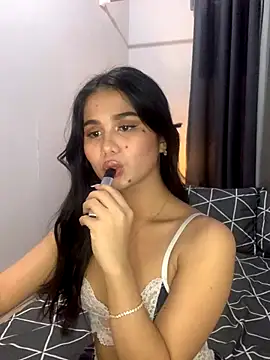AngelHille online show from 4, 10, 2025