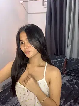 AngelHille online show from 11, 11, 2025