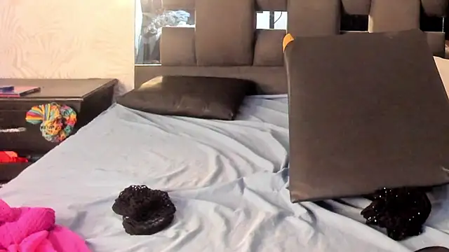 MissDiabla  online show from 6, 11, 2025