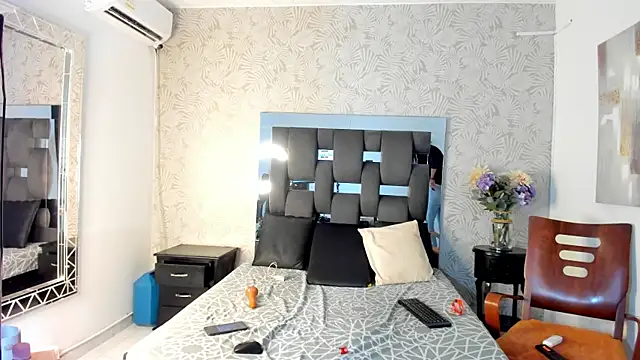 MissDiabla  online show from 13, 10, 2025