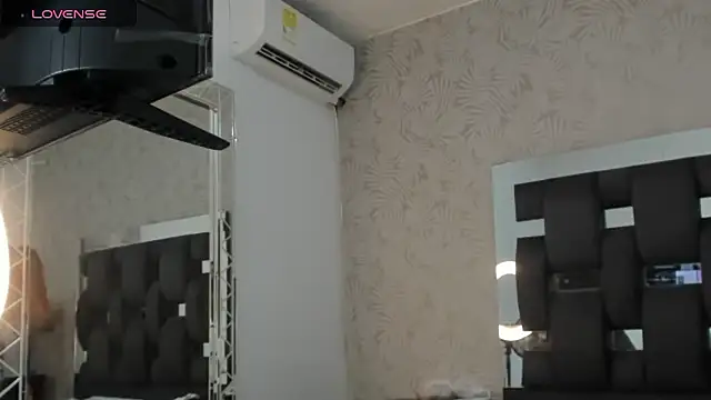 MissDiabla  online show from 7, 1, 2026