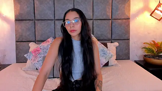 Roseaurora online show from 18, 6, 2026