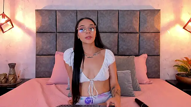 Snapshot of Roseaurora chatting on 25, 4, 2026 Roseaurora online show from 25, 4, 2026