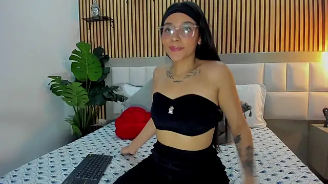 Snapshot of Roseaurora chatting on 24, 11, 2025 Roseaurora online show from 24, 11, 2025