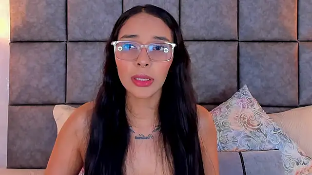 Snapshot of Roseaurora chatting on 28, 5, 2026 Roseaurora online show from 28, 5, 2026