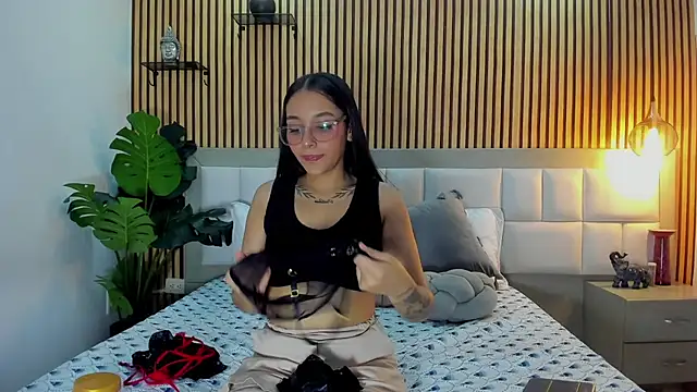 Snapshot of Roseaurora chatting on 23, 11, 2025 Roseaurora online show from 23, 11, 2025