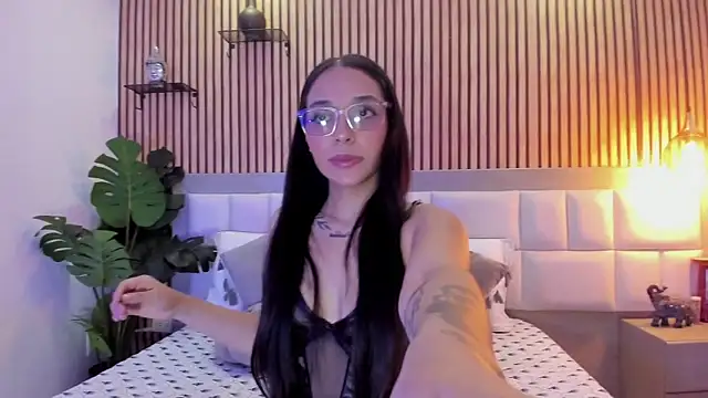 Snapshot of Roseaurora chatting on 20, 11, 2025 Roseaurora online show from 20, 11, 2025