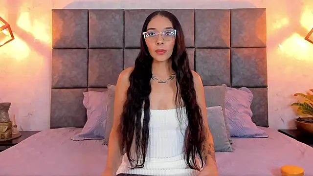 Snapshot of Roseaurora chatting on 28, 4, 2026 Roseaurora online show from 28, 4, 2026