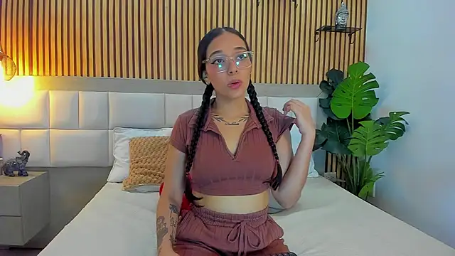 Snapshot of Roseaurora chatting on 11, 11, 2025 Roseaurora online show from 11, 11, 2025