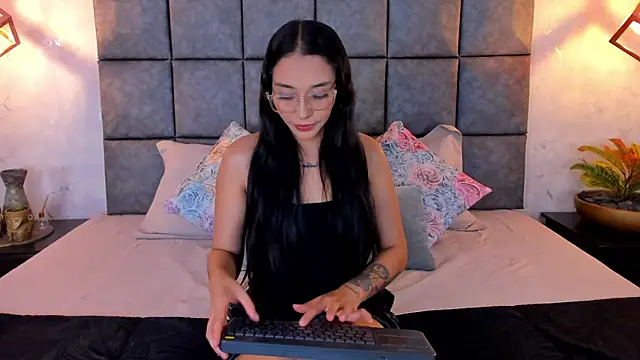 Snapshot of Roseaurora chatting on 2, 6, 2026 Roseaurora online show from 2, 6, 2026