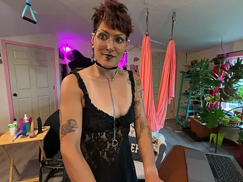 kinkycanner online show from 11, 4, 2026