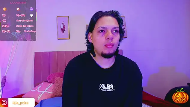 Snapshot of Laia_and_Damian chatting on 22, 10, 2025 Laia and Damian online show from 22, 10, 2025