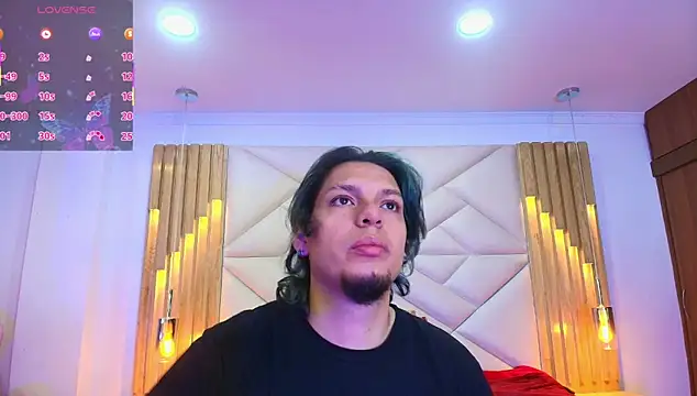 Snapshot of Laia_and_Damian chatting on 15, 10, 2025 Laia and Damian online show from 15, 10, 2025