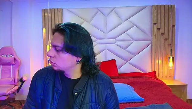 Snapshot of Laia_and_Damian chatting on 14, 10, 2025 Laia and Damian online show from 14, 10, 2025