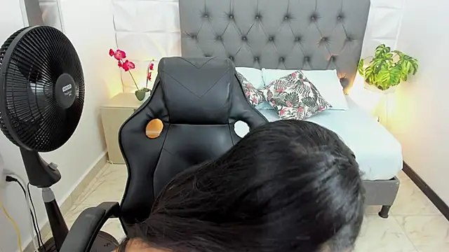 Snapshot of samhanta15 chatting on 12, 9, 2025 samhanta15 online show from 12, 9, 2025