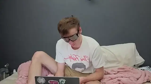 Snapshot of maskedboy1 chatting on 12, 5, 2026 maskedboy1 online show from 12, 5, 2026