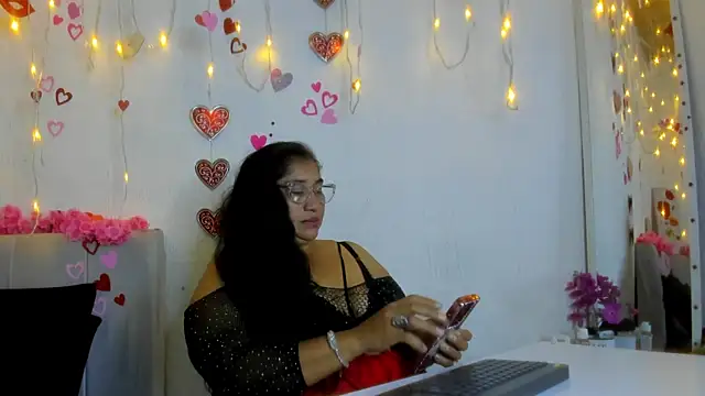 milf latinn online show from 29, 9, 2025