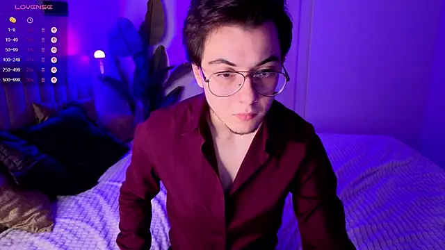 Snapshot of tyler_bergg chatting on 19, 9, 2025 tyler bergg online show from 19, 9, 2025