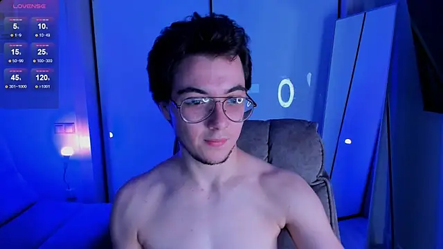 Snapshot of tyler_bergg chatting on 14, 9, 2025 tyler bergg online show from 14, 9, 2025