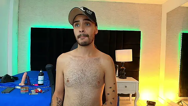 Snapshot of HairyDiamond_ chatting on 17, 9, 2025 HairyDiamond online show from 17, 9, 2025