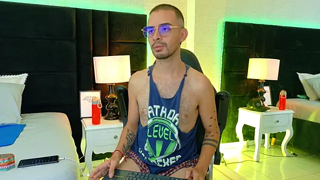 Snapshot of HairyDiamond_ chatting on 22, 9, 2025 HairyDiamond online show from 22, 9, 2025