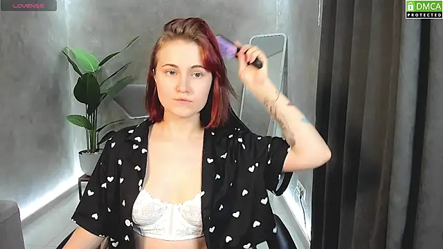 Roxy foxi online show from 25, 9, 2025