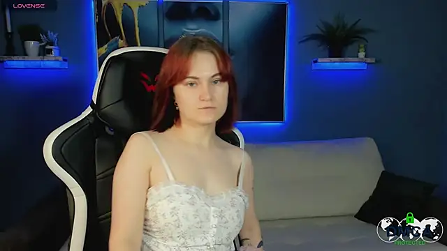 Roxy foxi online show from 4, 10, 2025