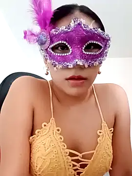 Snapshot of cute_flowers2 chatting on 8, 11, 2025 cute flowers2 online show from 8, 11, 2025