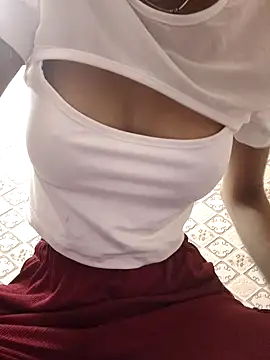 Snapshot of Aidakhan1212 chatting on 31, 10, 2025 Aidakhan1212 online show from 31, 10, 2025