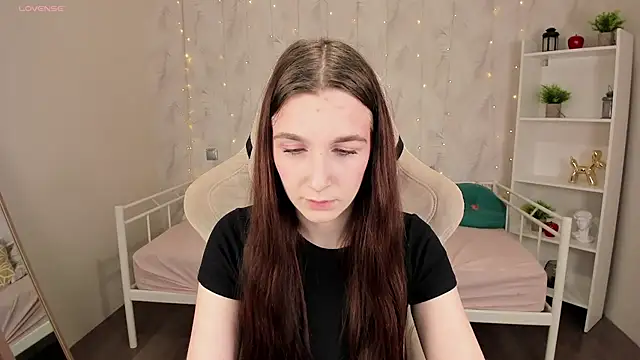 Miss   Eva online show from 16, 9, 2025