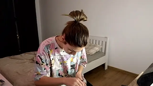 crystalxx18 online show from 28, 11, 2025