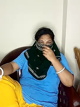 Snapshot of Nila_Boudi chatting on 1, 10, 2025 Nila Boudi online show from 1, 10, 2025
