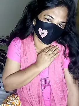 Snapshot of Nila_Boudi chatting on 8, 9, 2025 Nila Boudi online show from 8, 9, 2025
