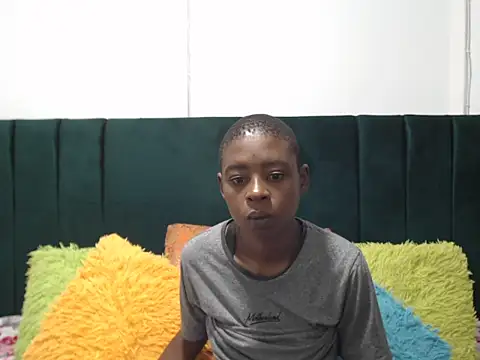 SweetSlenderChoc online show from 7, 2, 2026