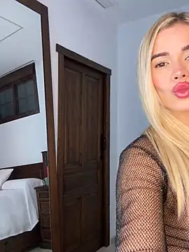 ManuelaRivers online show from 28, 9, 2025