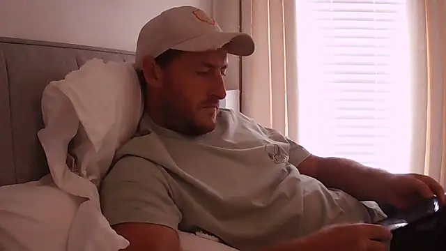 Londonlad818 online show from 10, 9, 2025