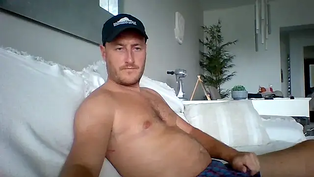 Londonlad818 online show from 28, 10, 2025