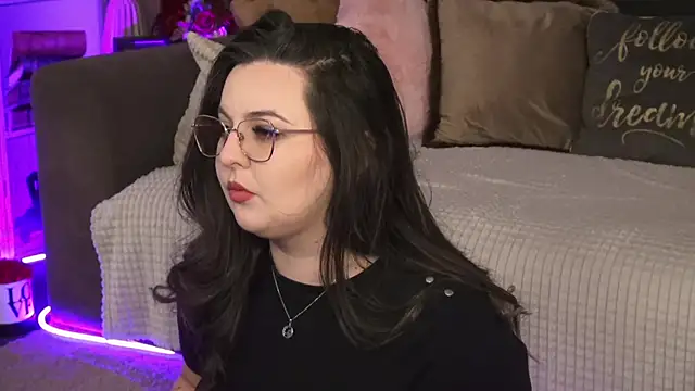 Mia Swano online show from 15, 4, 2026