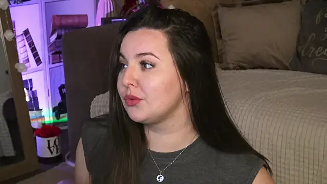 Mia Swano online show from 19, 4, 2026