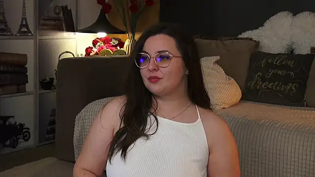 Mia Swano online show from 5, 2, 2026