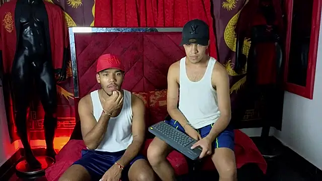 Snapshot of Venezuelan_threesome chatting on 11, 9, 2025 Venezuelan threesome online show from 11, 9, 2025