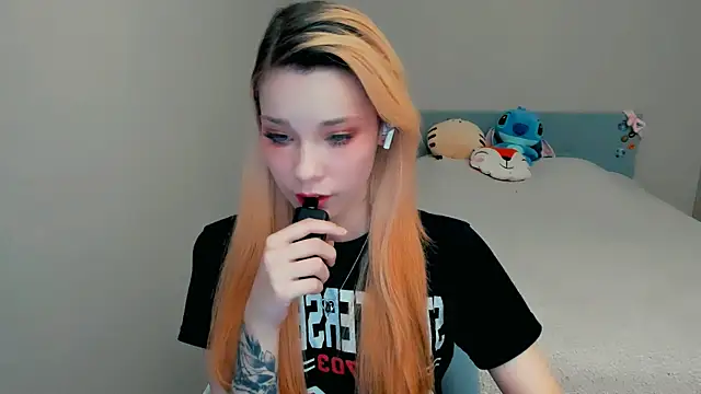 Snapshot of Kitten_Alissa chatting on 13, 10, 2025 Kitten Alissa online show from 13, 10, 2025