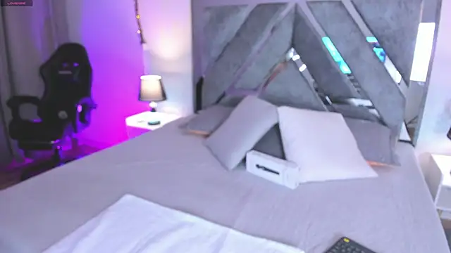 jasmincollin  online show from 5, 2, 2026