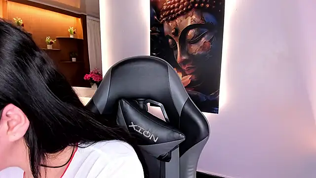 jasmincollin  online show from 8, 4, 2026